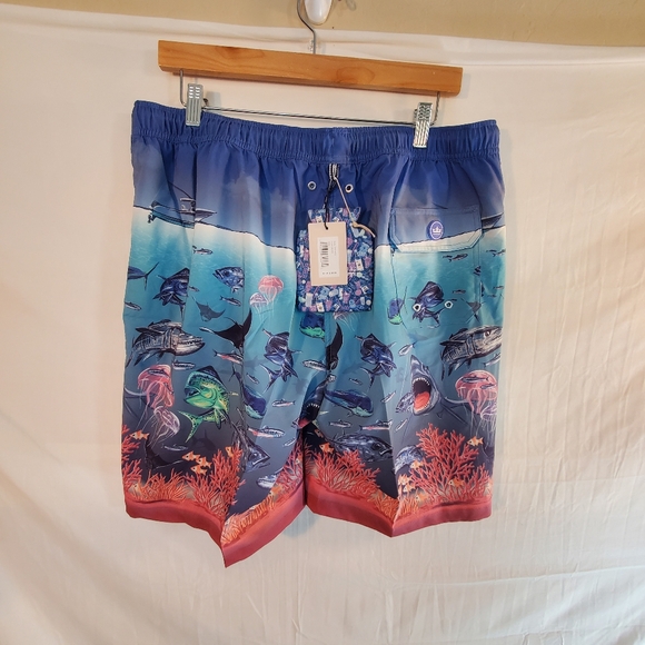 Peter Millar Men's Size Medium Ocean Traffic Stretch Swim Trunks New with Tags. - Picture 2 of 5